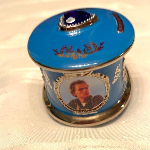 Titanic Heirloom 1990 Porcelain Music Box - Picture 4 of 10